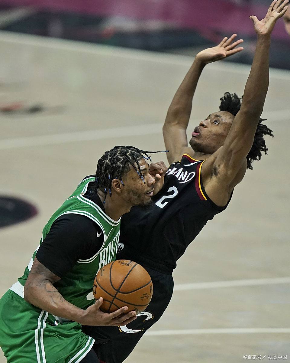 包含NBA季后赛今晨走向成谜；波士顿凯尔特人再遭质疑；目标明确；更衣室氛围转暖的词条