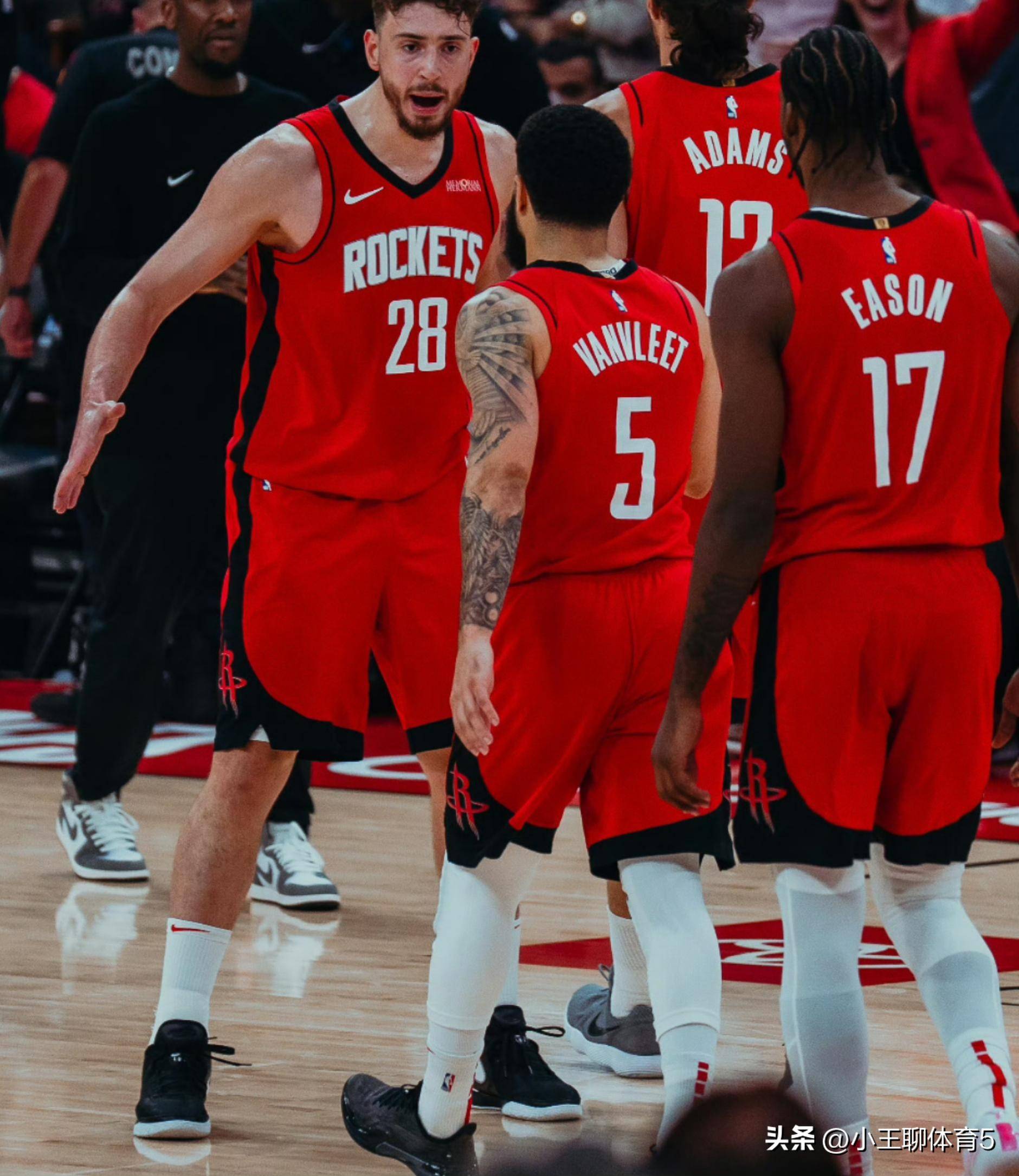 关于风云突变!多伦多猛龙清晨刷新队史纪录;NBA常规赛版图或变;压力陡增;年轻球员得到机会的信息 关于风云突变!多伦多猛龙清晨刷新队史纪录;NBA常规赛版图或变;压力陡增;年轻球员得到机会的信息