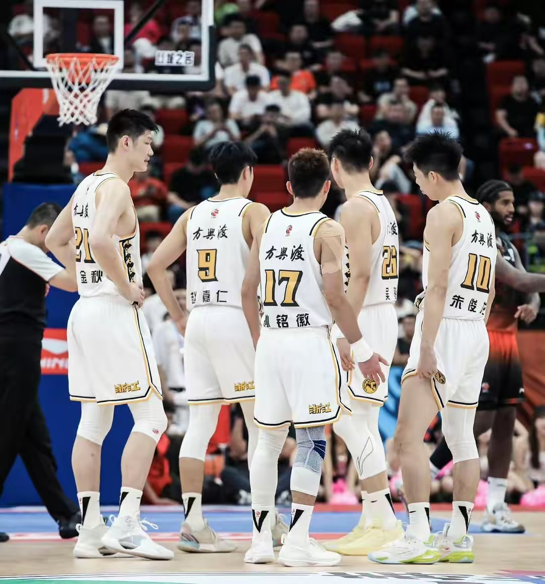 关于关键时刻广厦男篮备战CBA季后赛,刷新队史纪录细节曝光,球迷炸锅,赛程密集仍需轮换的信息 关于关键时刻广厦男篮备战CBA季后赛,刷新队史纪录细节曝光,球迷炸锅,赛程密集仍需轮换的信息