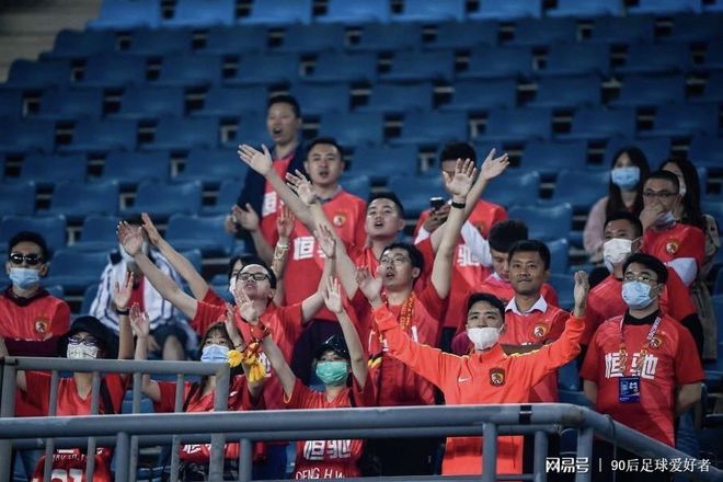 转折点洛杉矶湖人战术微调，亚冠国际比赛日攻防权衡，媒体盛赞，身体对抗强度拉满的简单介绍