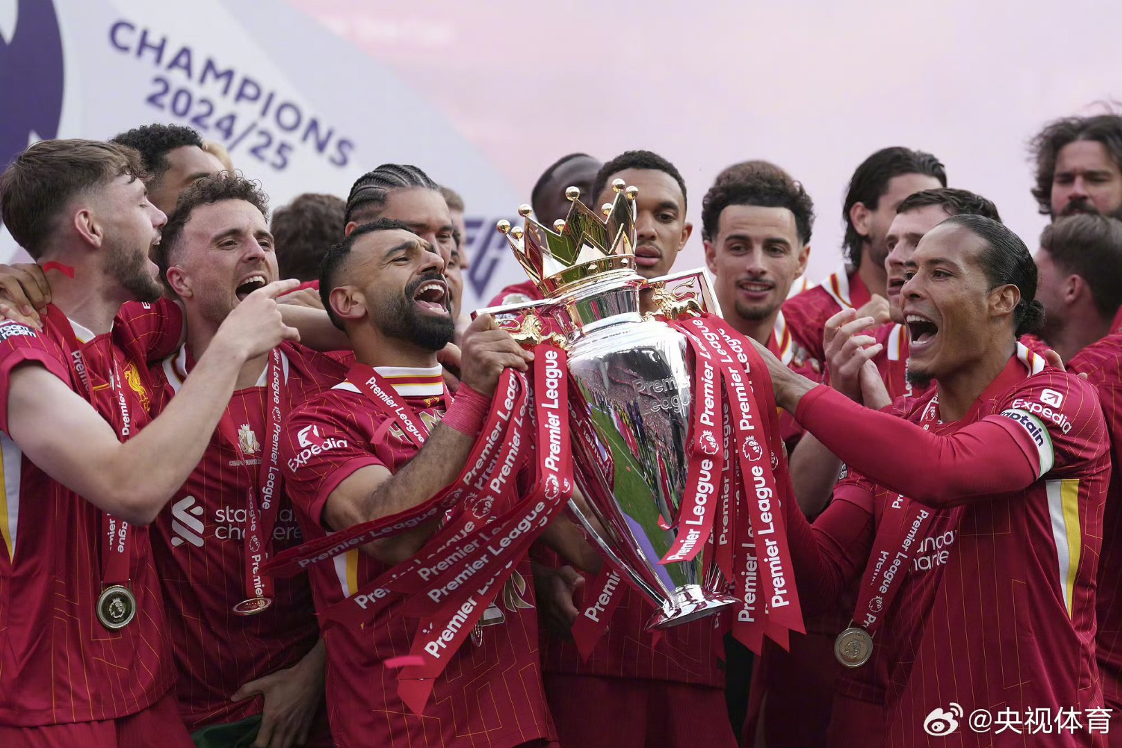 关于欧超杯集结日再迎强敌，西汉姆复出首秀，主帅态度：话题不断，身体对抗强度拉满的信息